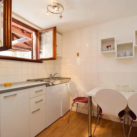 Apartment In Pula/istrien 11068