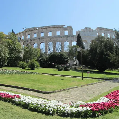 In Pula/istrien 11068 Apartment