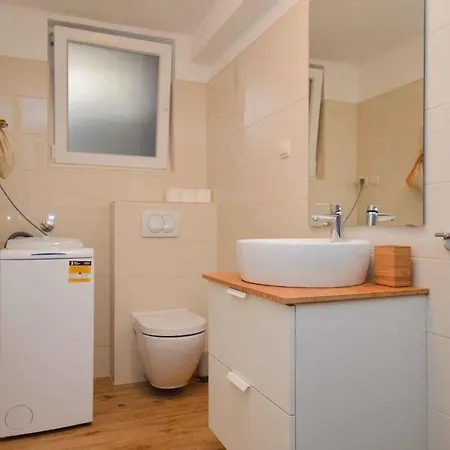 Apartment Pula 44 *